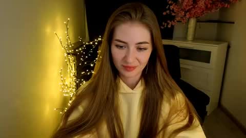 aurora_evil online show from April 14, 10:45 am