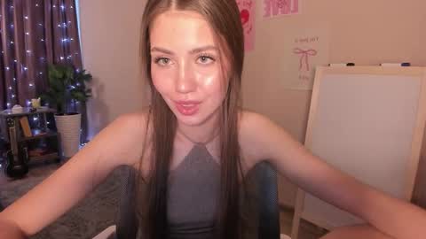 aurora_glow_211 online show from March 25, 3:07 pm