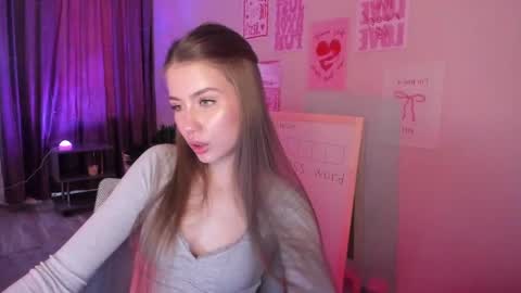 aurora_glow_211 online show from March 30, 12:41 pm