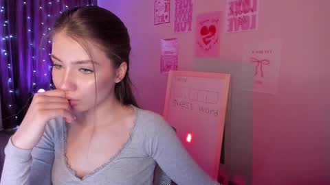 aurora_glow_211 online show from March 30, 1:58 pm