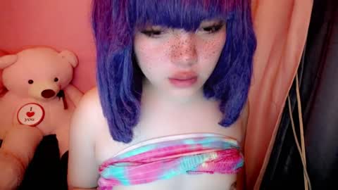 aurora_more online show from July 27, 9:59 am