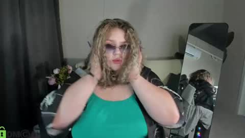 aurora_nightshade online show from August 14, 8:01 pm