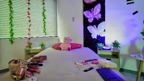Aurora  online show from June 23, 1:34 pm
