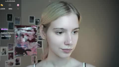 auroremanaugh online show from August 7, 8:47 am