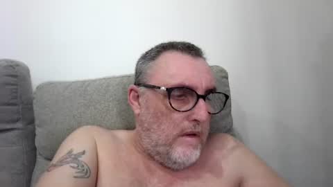 aussie_ozzie online show from August 10, 5:53 am