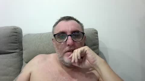 aussie_ozzie online show from August 11, 7:21 am