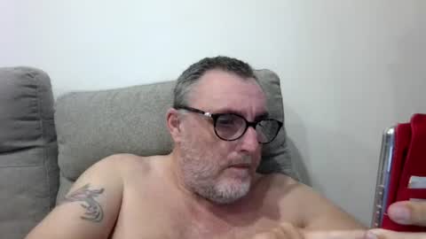 aussie_ozzie online show from August 12, 6:49 am