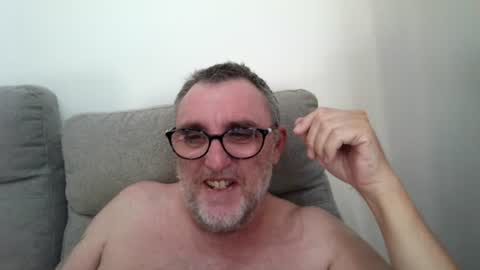 aussie_ozzie online show from August 14, 5:44 am