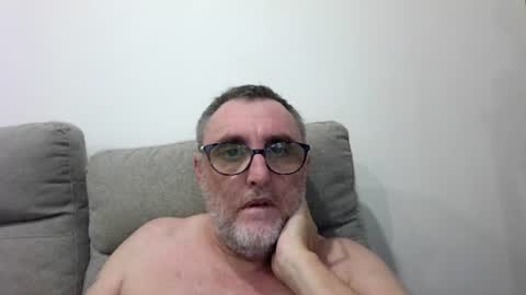 aussie_ozzie online show from August 14, 6:50 am