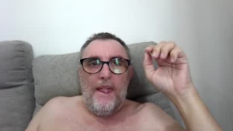 aussie_ozzie online show from August 16, 3:21 am