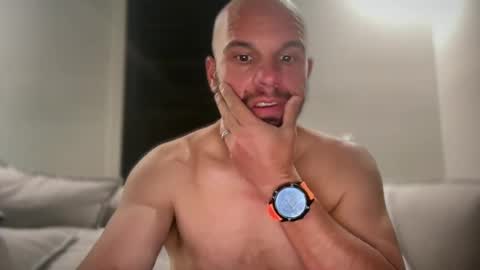 aussieboycal online show from June 12, 12:56 pm