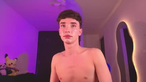 austin_rouse online show from August 15, 2:04 am