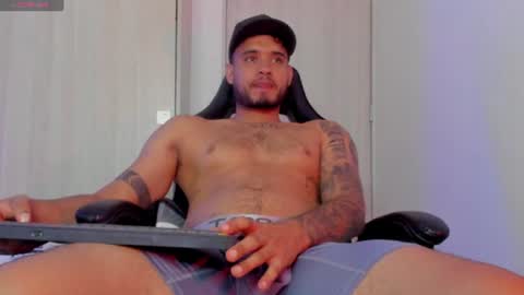 AustinTorres  online show from August 16, 12:47 am