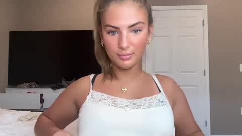 Avery online show from August 9, 2:29 pm