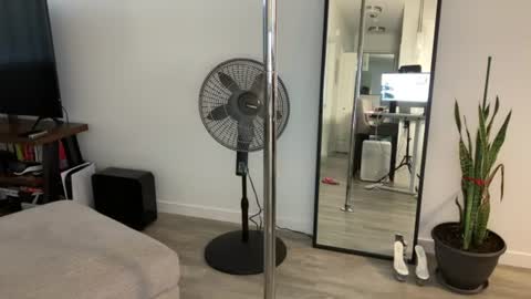 Little Ava  online show from August 10, 10:11 pm
