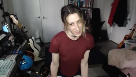 Ava online show from April 4, 8:27 pm