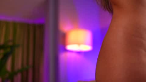 Ava online show from August 13, 8:45 pm
