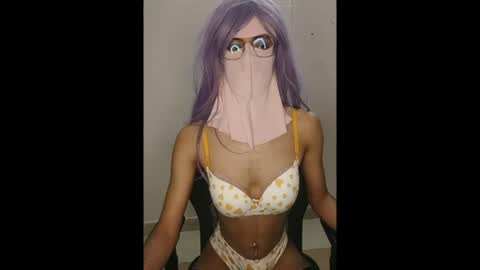 Badgirl trans69 online show from June 12, 9:11 pm