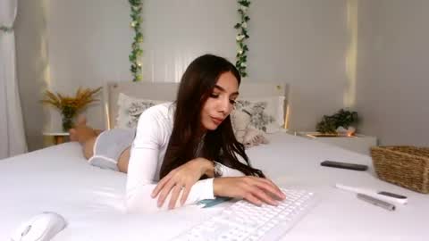 Pamela  online show from August 12, 9:11 am