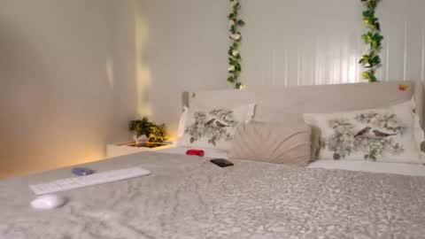 avaaaddamss online show from August 11, 4:36 am