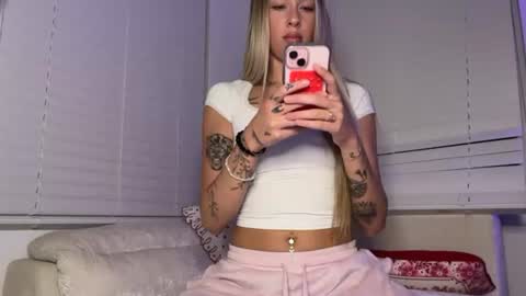 avablakexoxo online show from June 16, 1:59 am