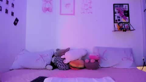 avablue4 online show from September 3, 7:17 pm