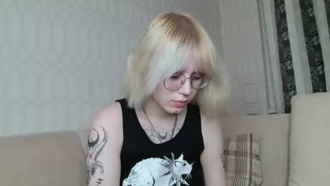 avaobierne online show from September 4, 9:57 am