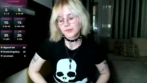 avaobierne online show from September 8, 9:27 am