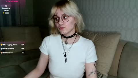 avaobierne online show from September 8, 1:51 pm