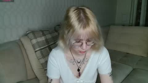 avaobierne online show from September 9, 1:52 pm