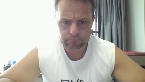 averagejoe2025 online show from May 28, 4:26 am