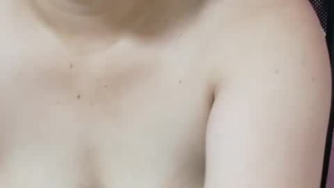 avery_7 online show from July 30, 11:28 am