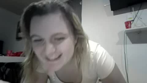 Avery Doll online show from July 7, 3:21 am