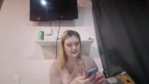 Avery Doll online show from July 20, 2:47 am