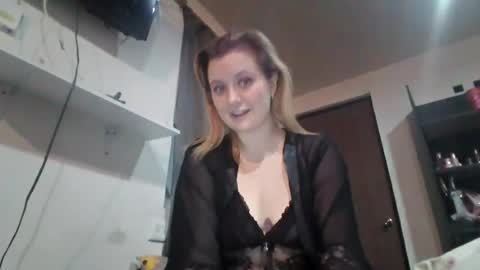 Avery Doll online show from July 21, 4:05 am