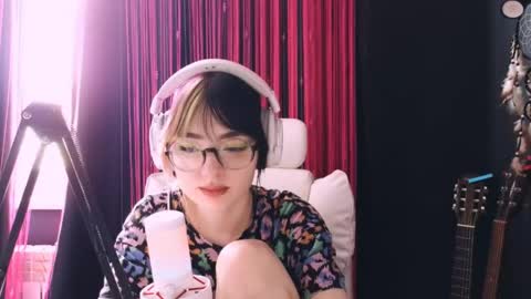 Avriel online show from May 4, 4:29 am