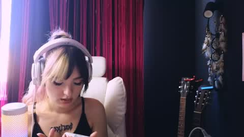 Avriel online show from June 4, 4:38 am