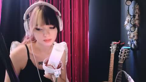 Avriel online show from June 4, 5:44 am