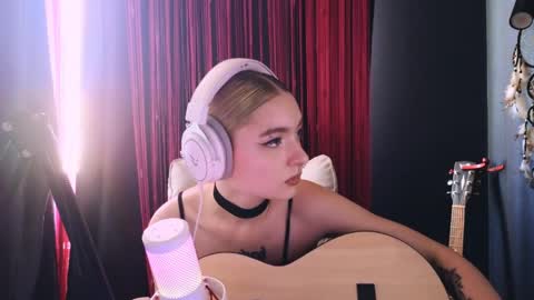 Avriel online show from June 10, 3:13 am
