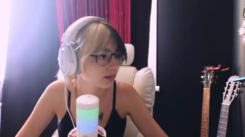Avriel online show from July 8, 6:28 am