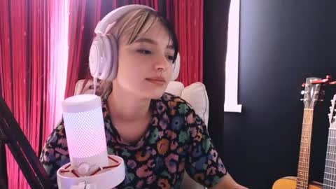 Avriel online show from July 12, 8:42 am