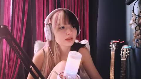 Avriel online show from July 28, 6:52 am