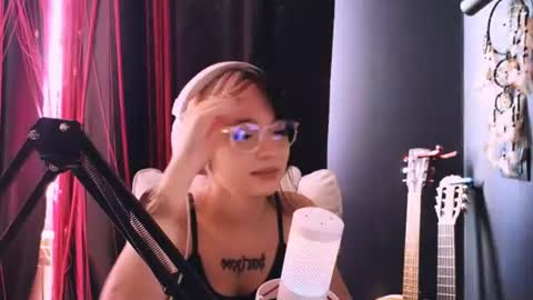 Avriel online show from August 1, 7:58 am