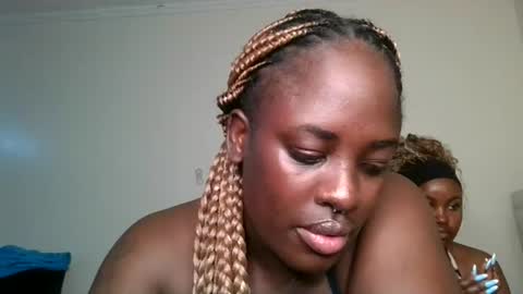 avian_babe1 online show from August 10, 7:26 pm