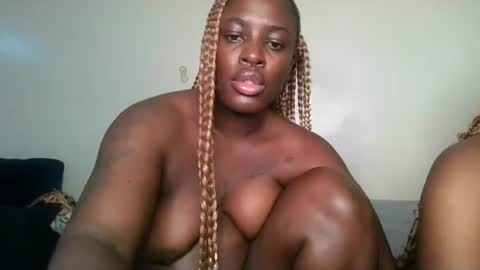 avian_babe1 online show from August 12, 2:08 pm