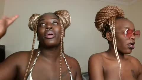 avian_babe1 online show from August 14, 10:46 pm