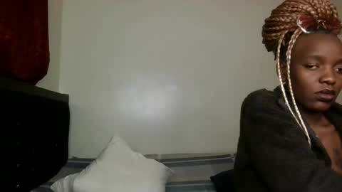 avian_babe1 online show from August 14, 11:52 pm