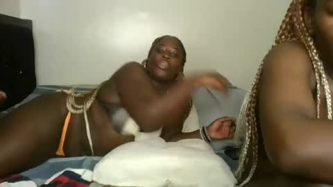 avian_babe1 online show from August 15, 2:32 pm