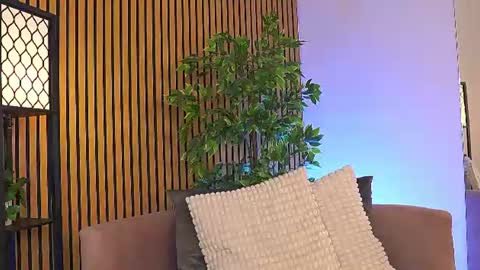 AVRILL CYRUX online show from August 15, 9:57 am