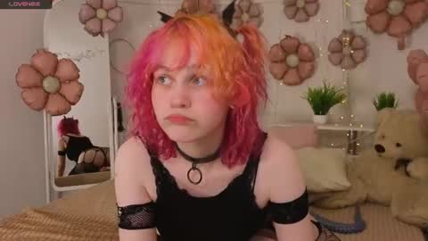 Awi online show from July 11, 9:43 pm